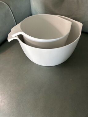 Copco nonslip White Nesting Mixing Bowls with Pour Spouts - Home Dining